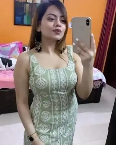 Call Girl in Sawer